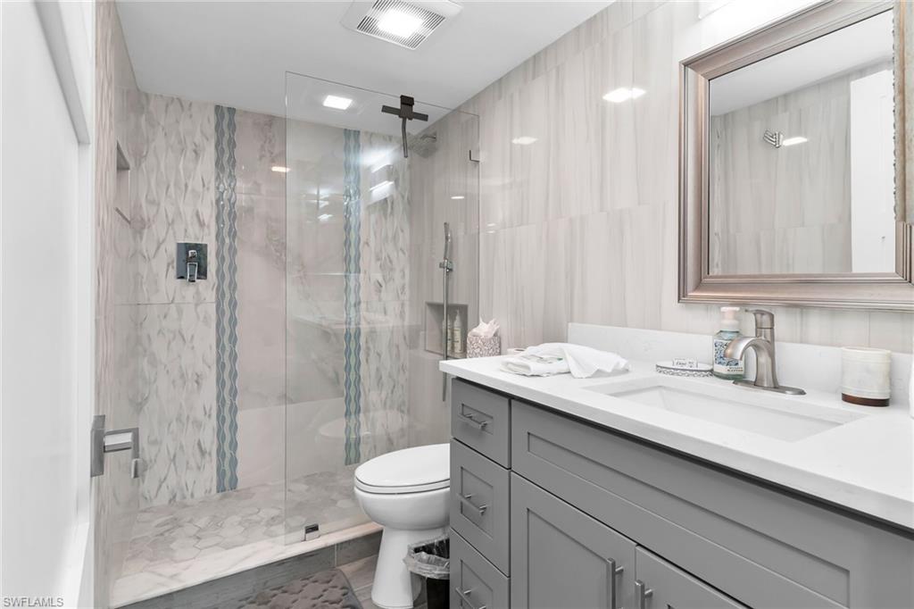 591 Seaview Ct A402 Property Photo 17