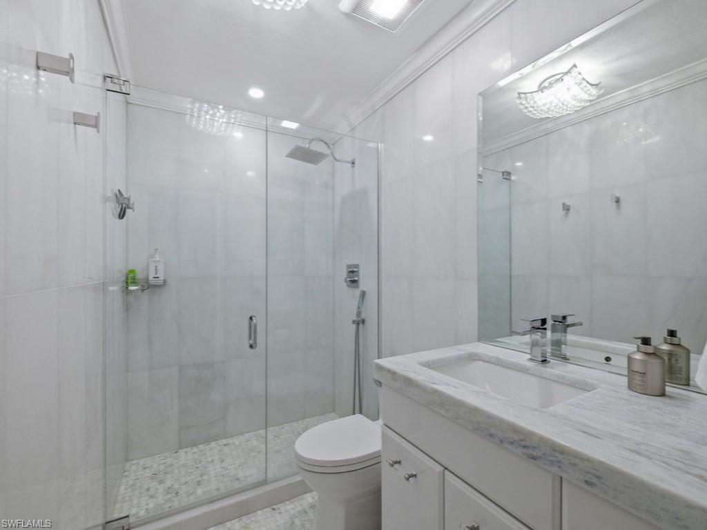 211 3rd Ave S 211 Property Photo 12