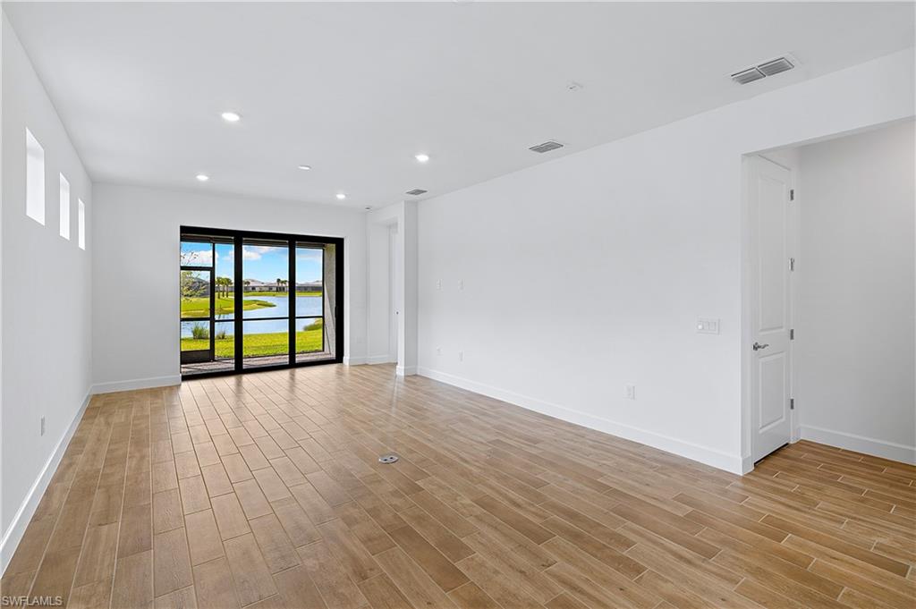 20593 Pebble Glen Dr Property Photo 28