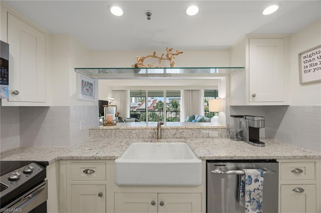 4651 Gulf Shore Blvd N 205 Property Photo 23
