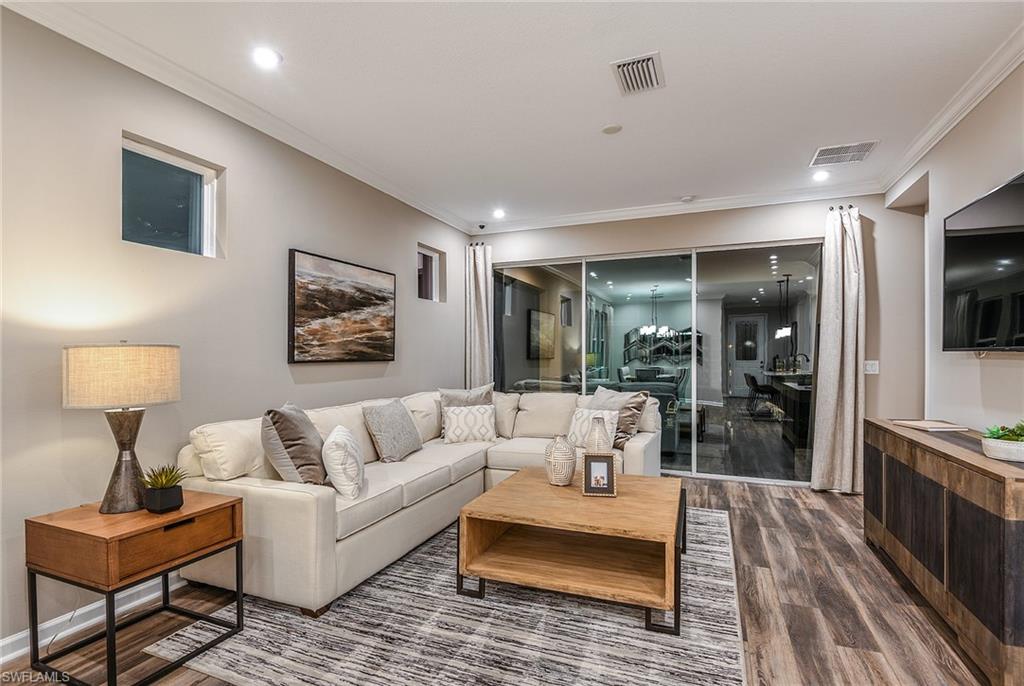 6729 Good Life St Property Photo 5