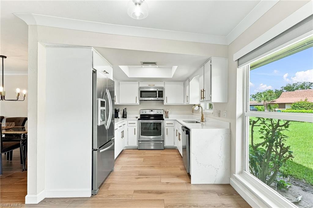 809 Palm View Dr 8 Property Photo 12