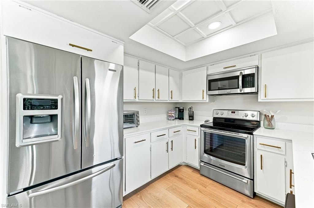809 Palm View Dr 8 Property Photo 13
