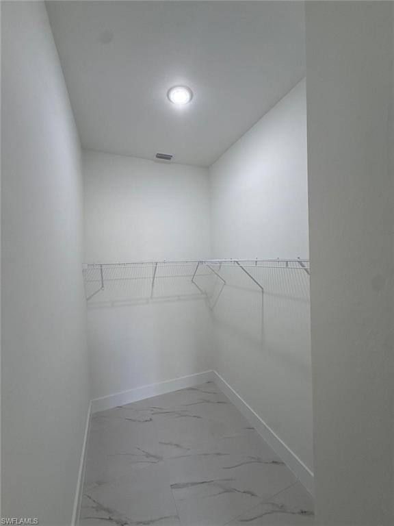 1089 Eisenhower Blvd Property Photo 13