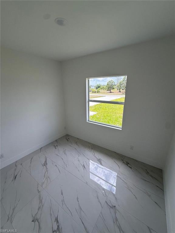 1089 Eisenhower Blvd Property Photo 14