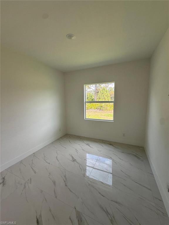1089 Eisenhower Blvd Property Photo 16