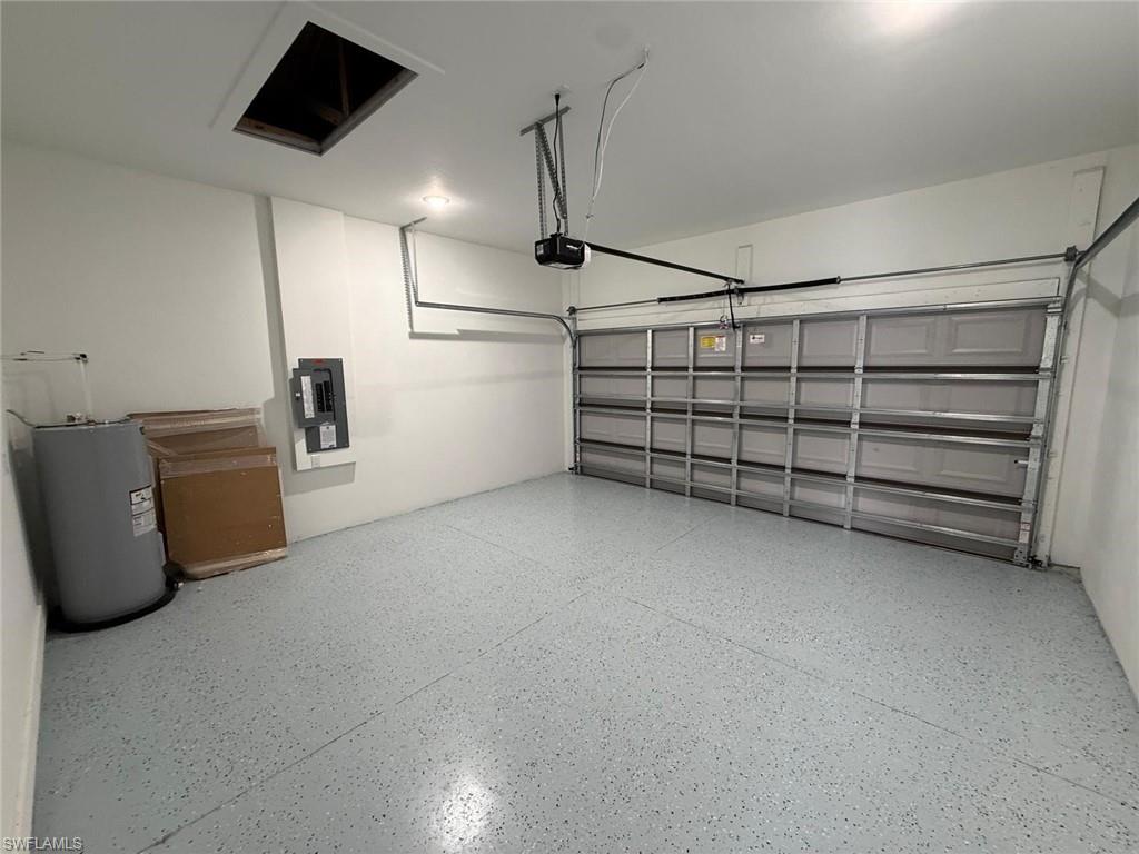 1089 Eisenhower Blvd Property Photo 21