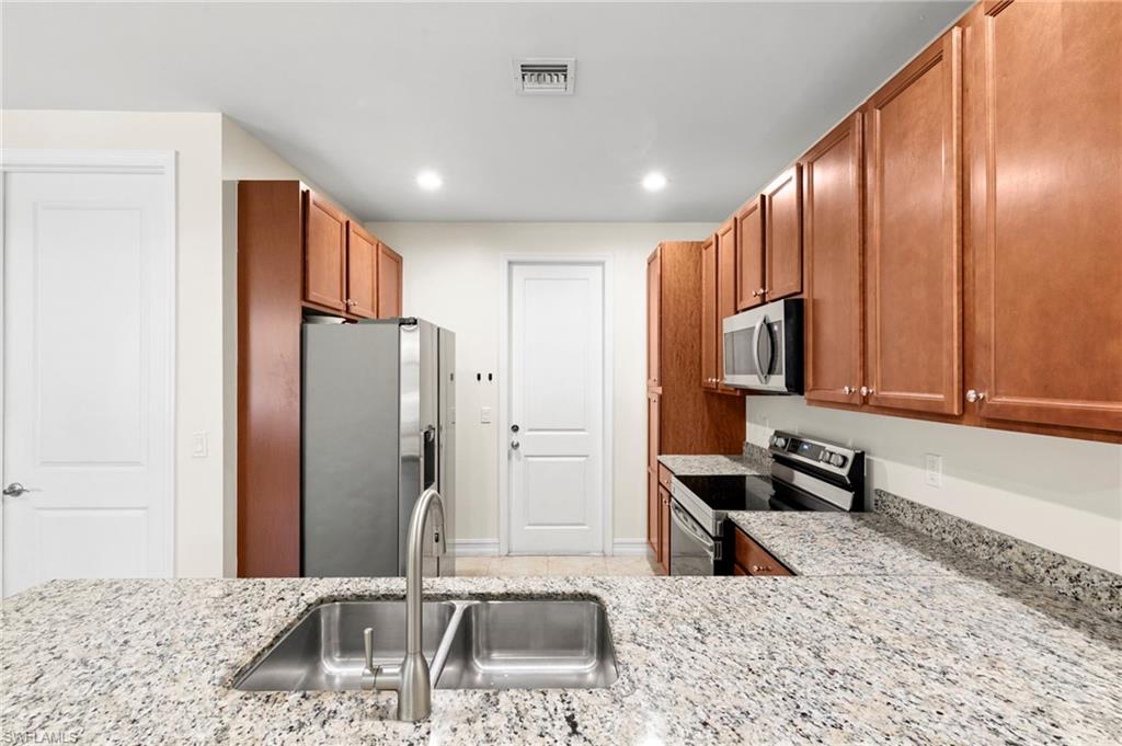 7797 Bristol Cir Property Photo 11