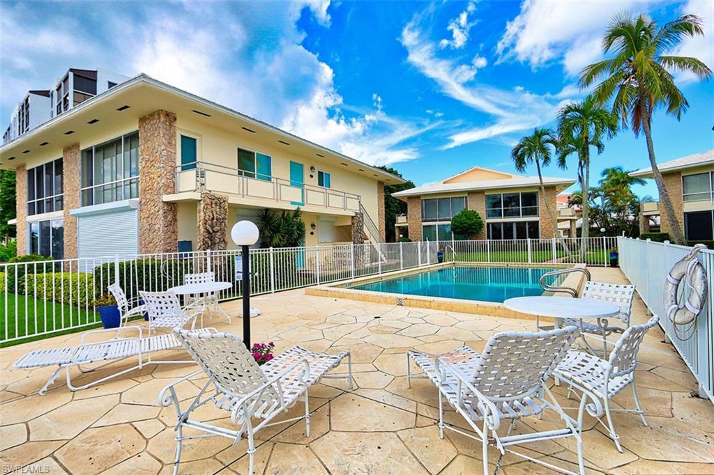 2500 Gulf Shore BLVD N S6 Property Photo 1