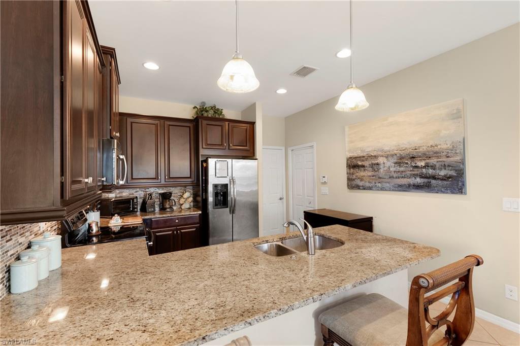 15116 Summit Place Cir 213 Property Photo 12