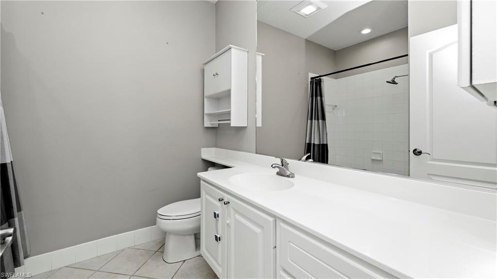 5766 Cove Cir 24 Property Photo 15