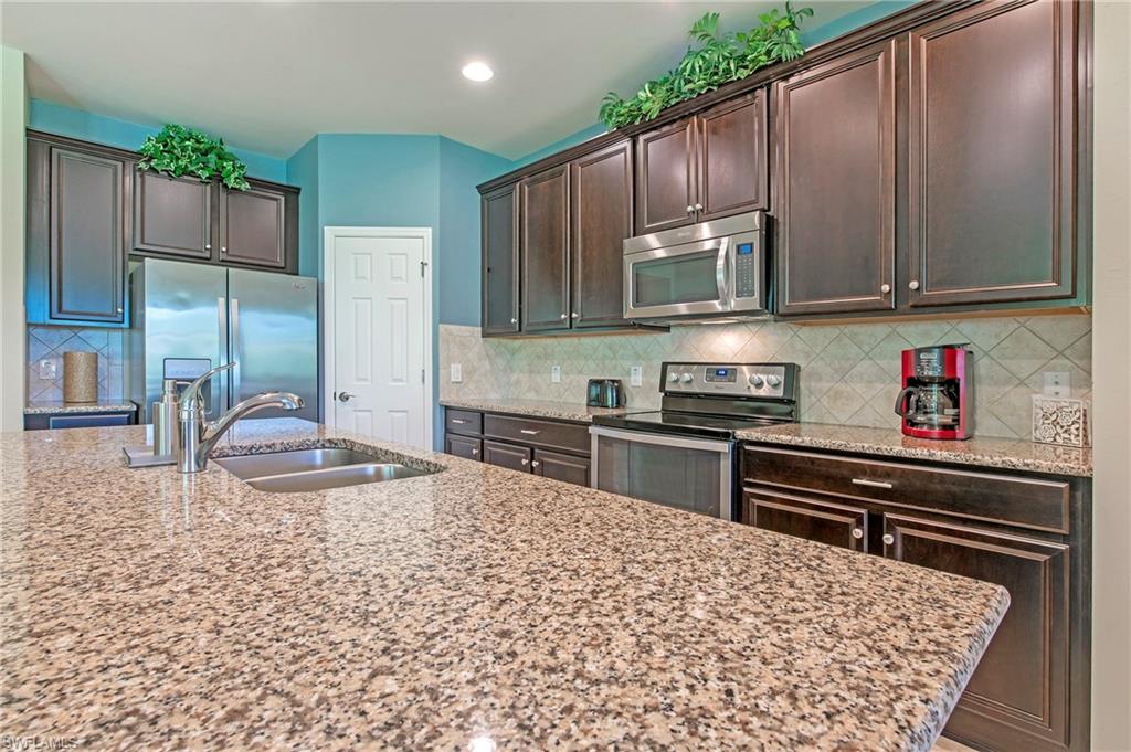 28000 Quiet Water Way Property Photo 8
