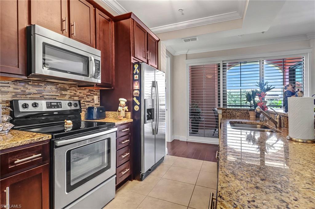23161 Fashion Dr 7109 Property Photo 4
