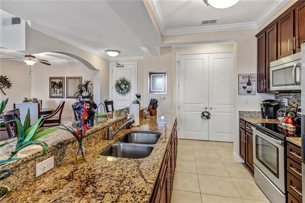 23161 Fashion Dr 7109 Property Photo 5
