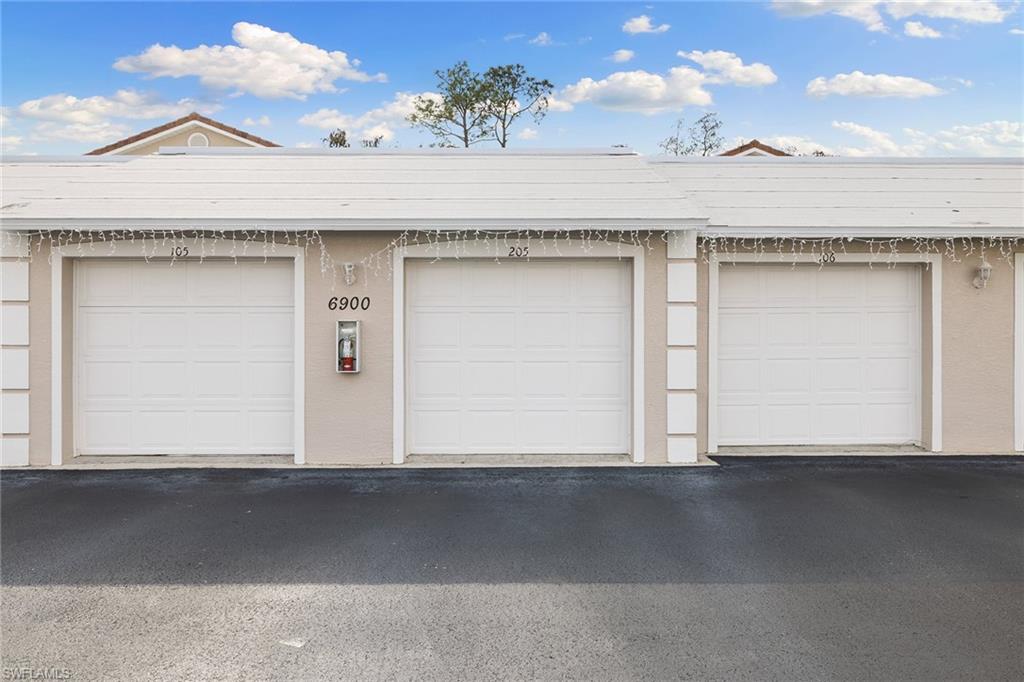 6900 Dennis Cir J-205 Property Photo 12