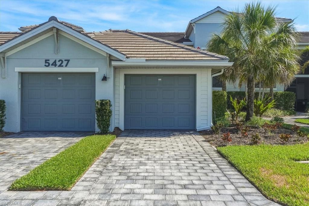 5427 Double Eagle Cir 2823 Property Photo 1