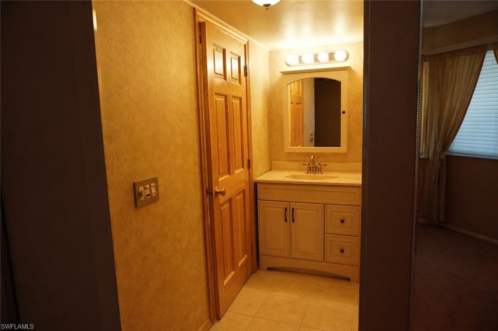 7410 Lake Breeze Dr 307 Property Photo 5
