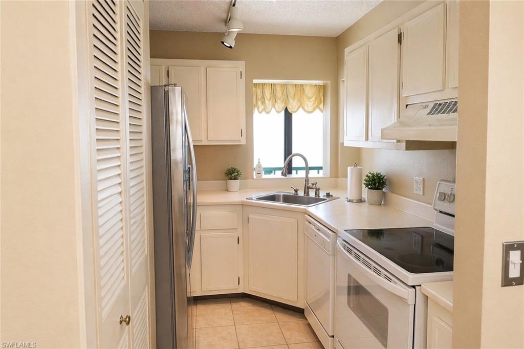 7410 Lake Breeze Dr 307 Property Photo 14