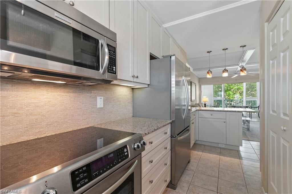 490 Broad AVE S H490 Property Photo 1
