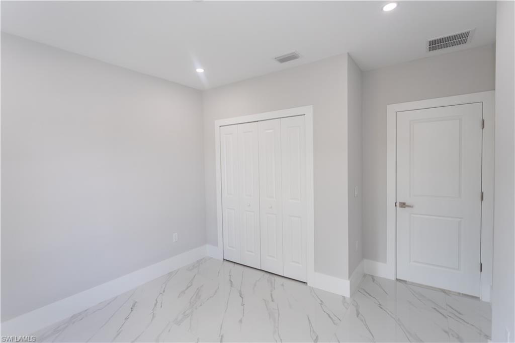733 Phelps St E Property Photo 7