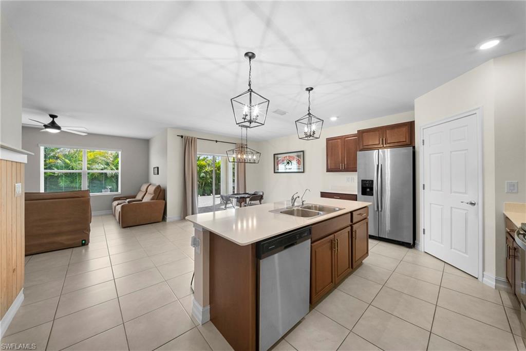 1628 9th Ter Property Photo 3