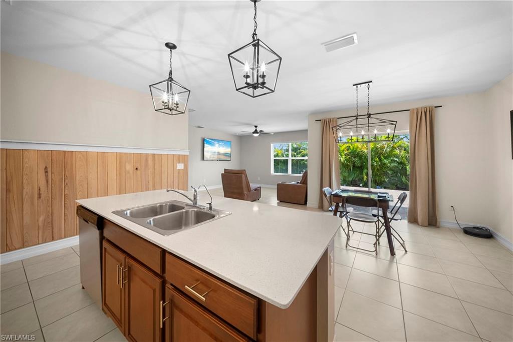 1628 9th Ter Property Photo 4