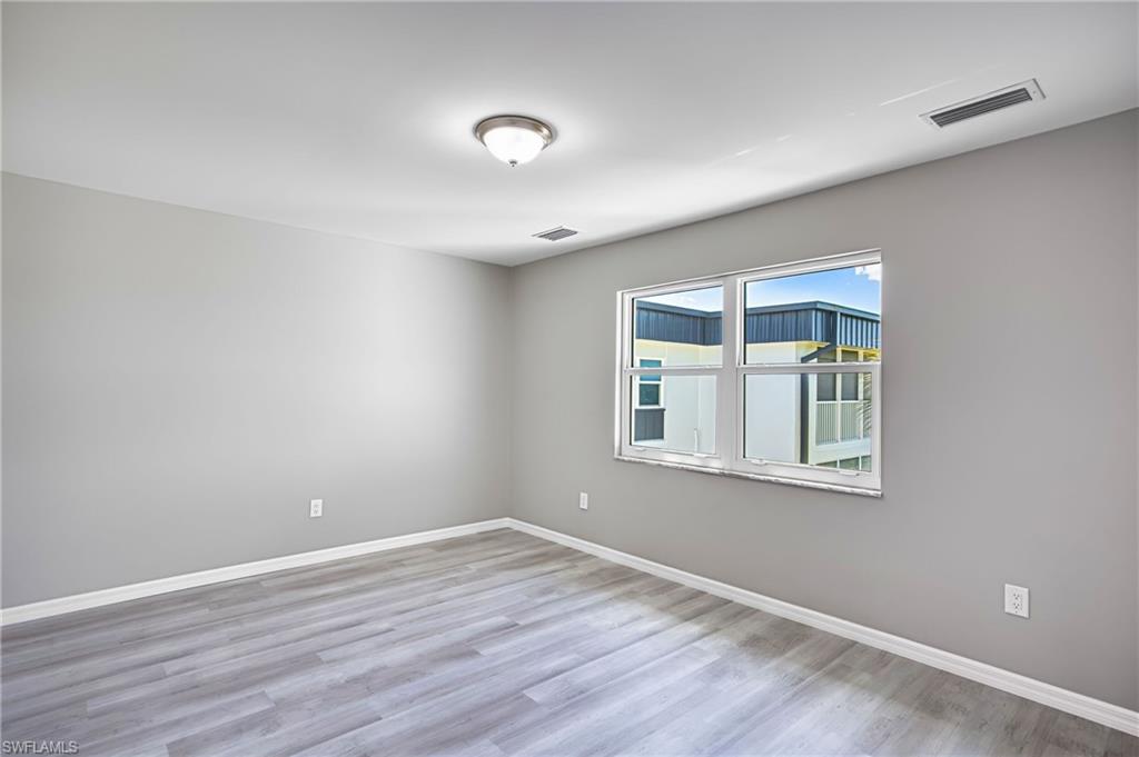 1740 Pine Valley Dr 313 Property Photo 17