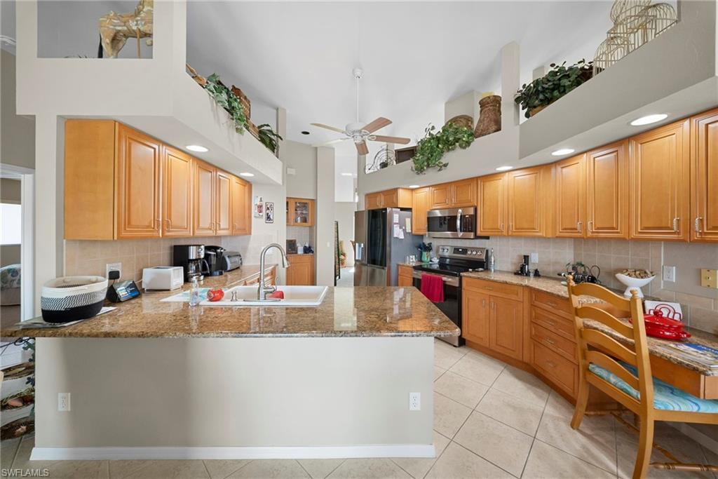 22361 Fountain Lakes Blvd Property Photo 11