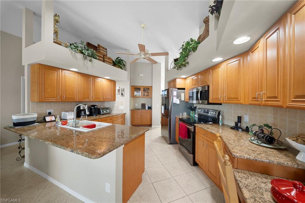 22361 Fountain Lakes Blvd Property Photo 12
