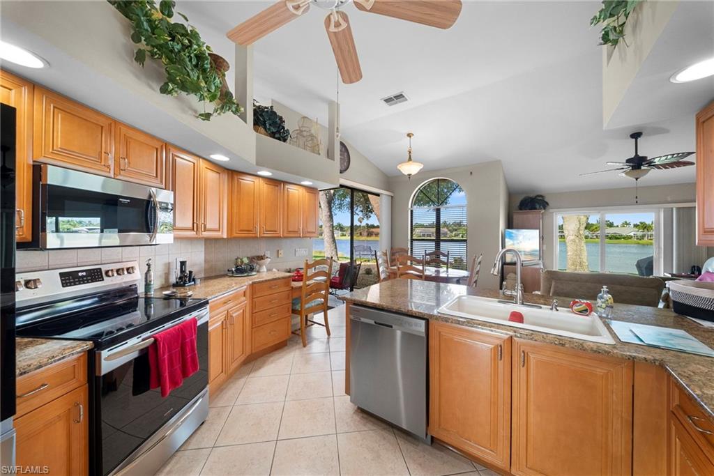 22361 Fountain Lakes Blvd Property Photo 13