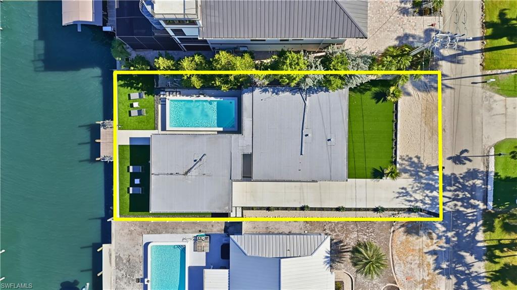 239 Curlew ST Property Photo 1