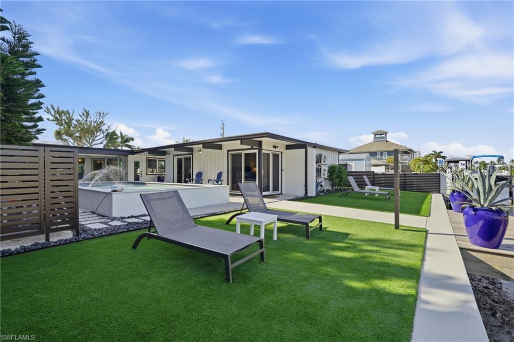 239 Curlew St Property Photo 3
