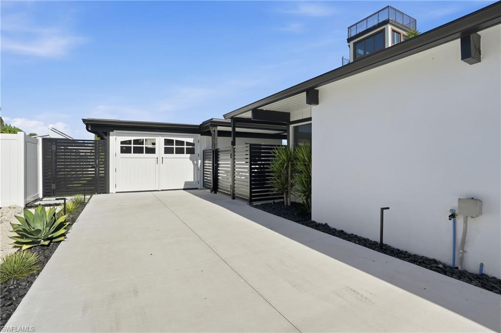 239 Curlew St Property Photo 6