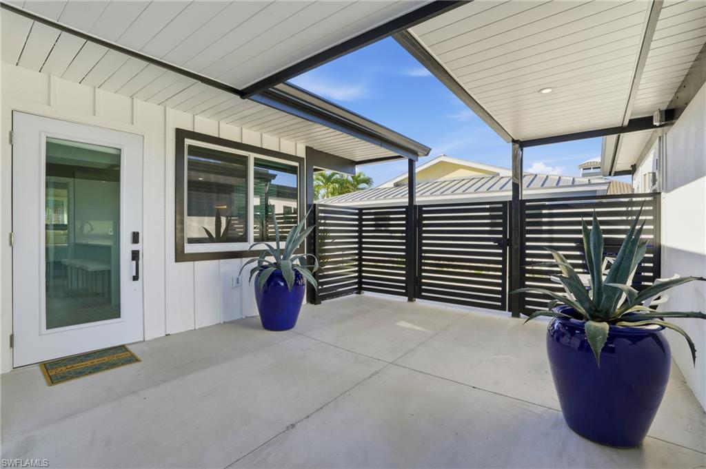239 Curlew St Property Photo 8