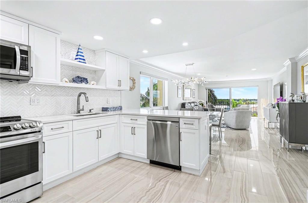 2150 Gulf Shore Blvd N 605 Property Photo 13