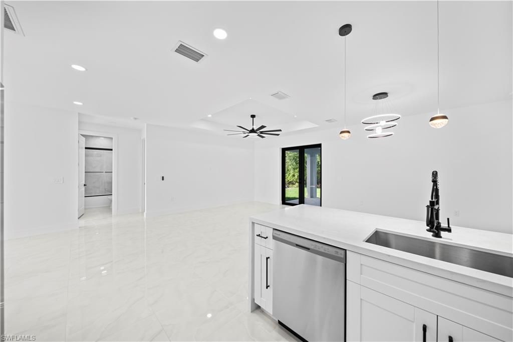 3701 Ida Ave N Property Photo 6