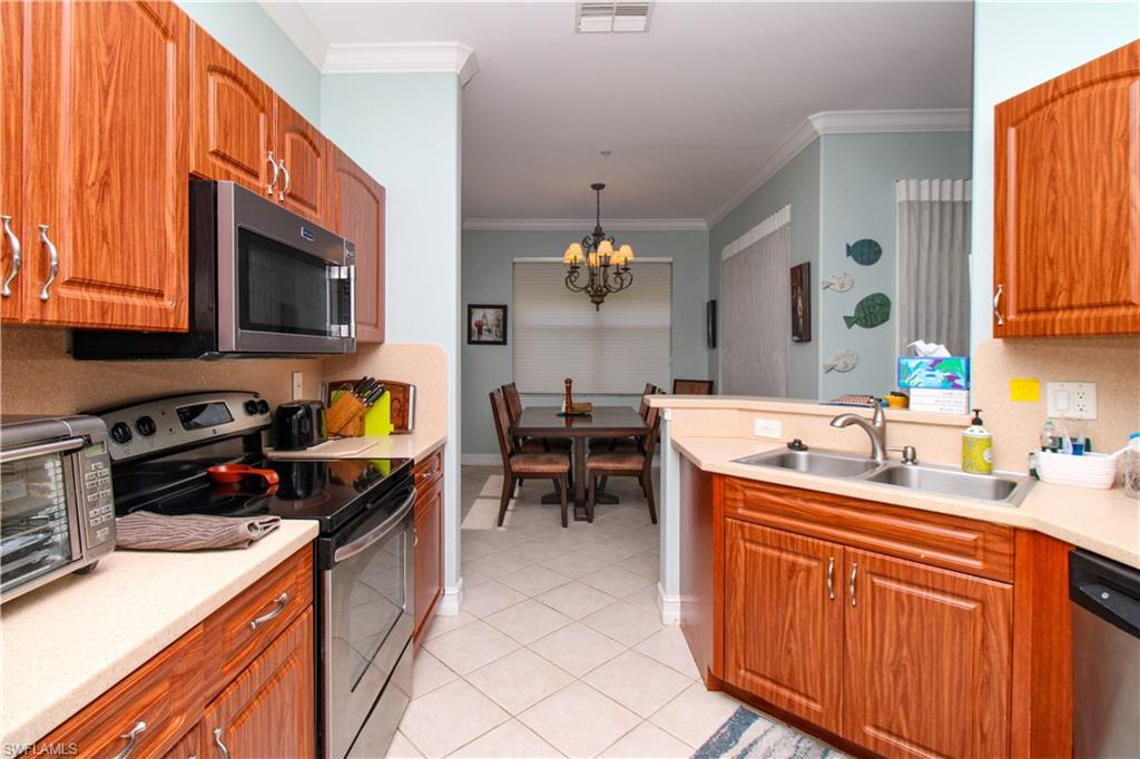 817 Carrick Bend Cir 101 Property Photo 5