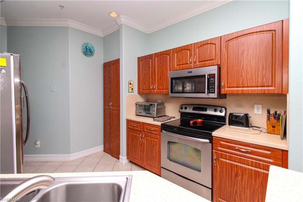 817 Carrick Bend Cir 101 Property Photo 31