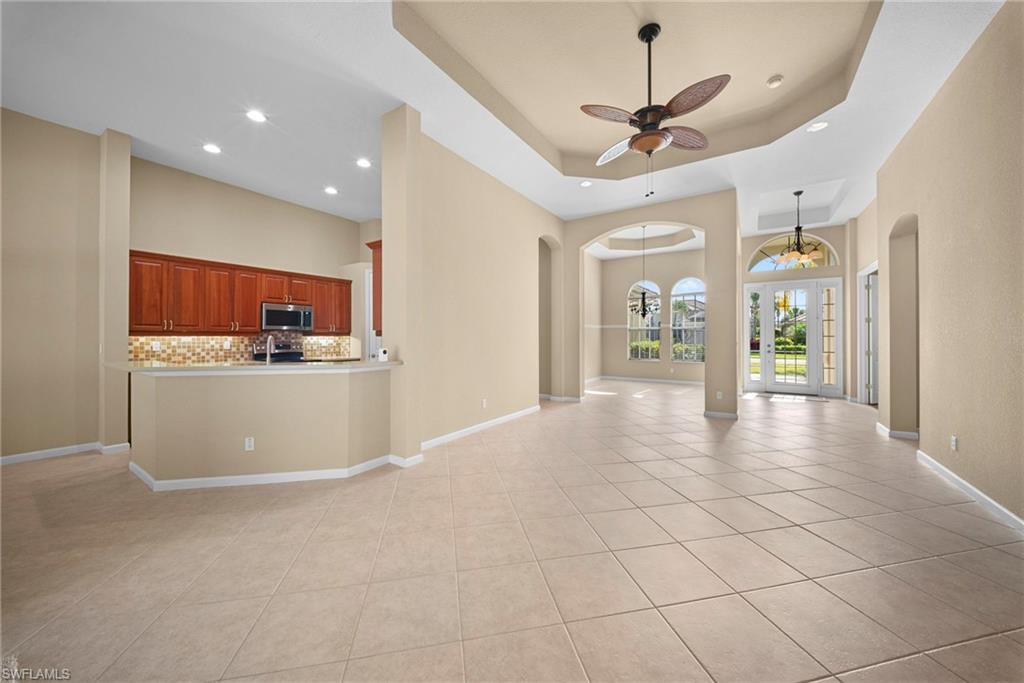 7914 Founders Cir Property Photo 3