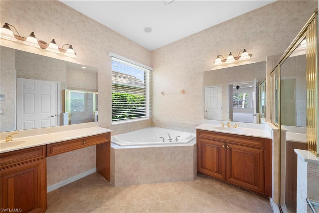 7914 Founders Cir Property Photo 16