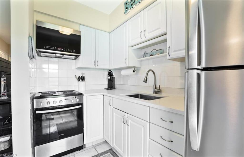 240 Collier Blvd F1 Property Photo 7
