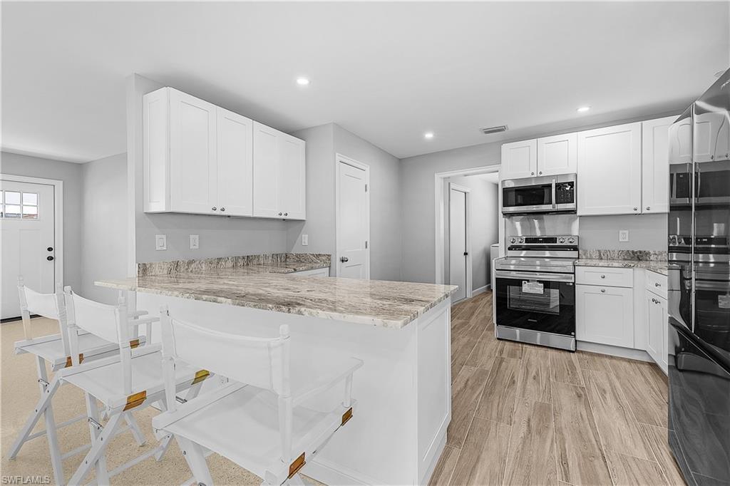 2 Fairview Blvd Property Photo 8