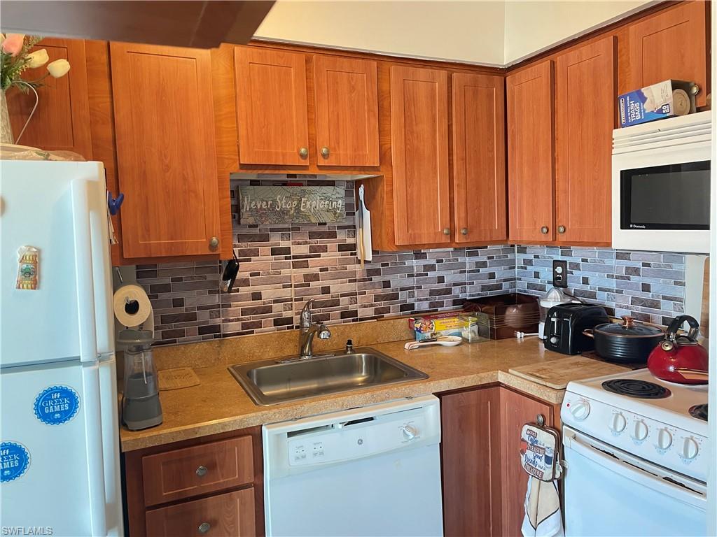 240 Collier Blvd D7 Property Photo 5