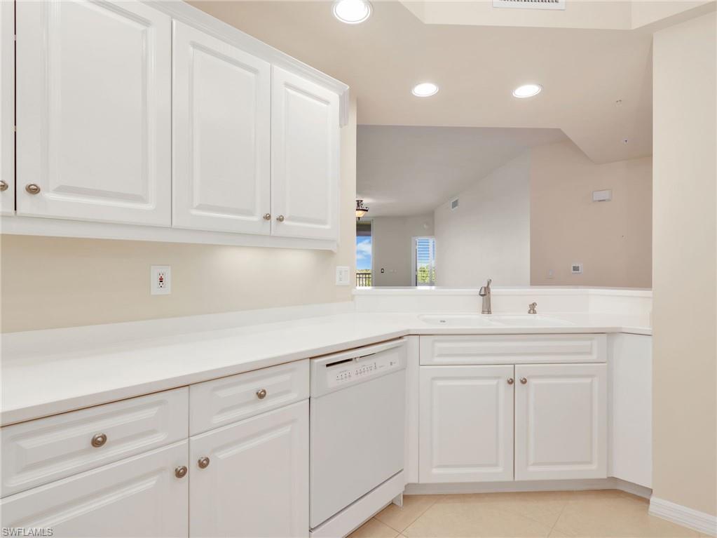 1001 Arbor Lake Dr 202 Property Photo 6