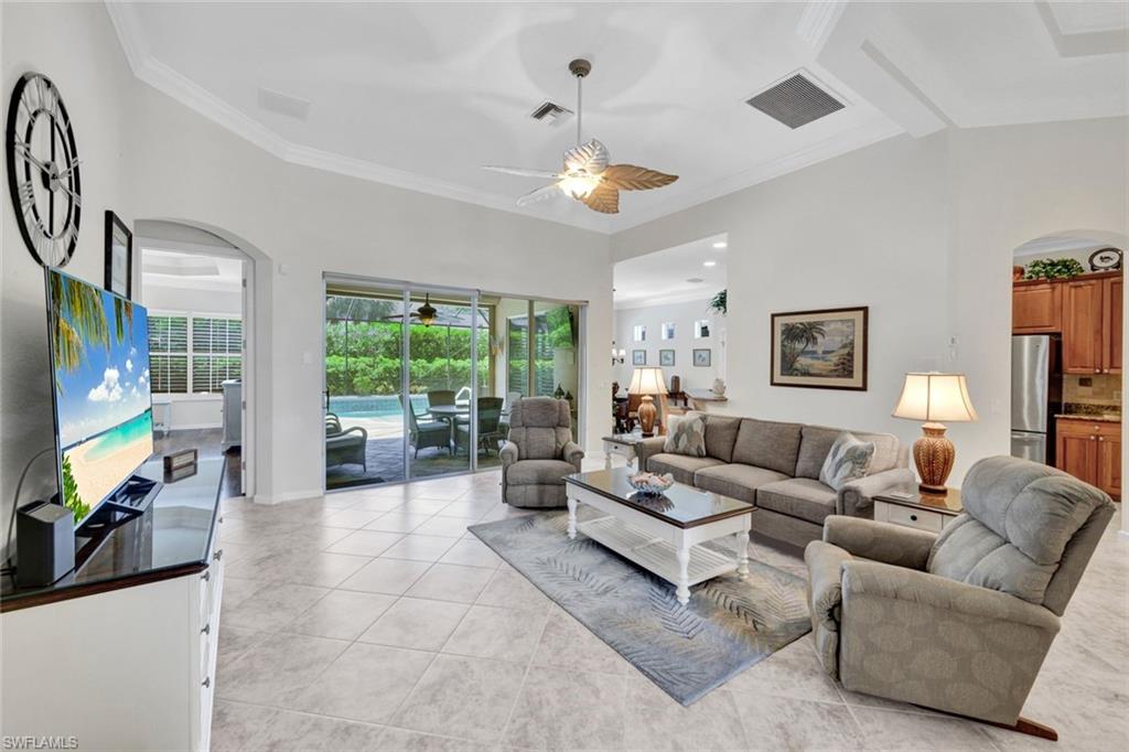 16208 Parque Ln Property Photo 4