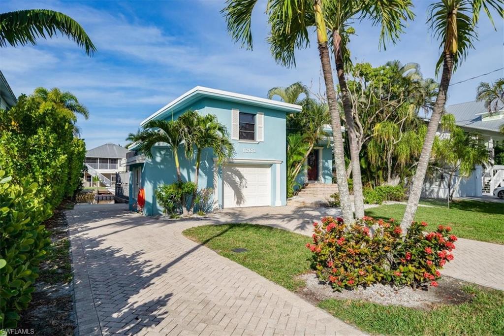 1283 Grand Canal Dr Property Photo 3