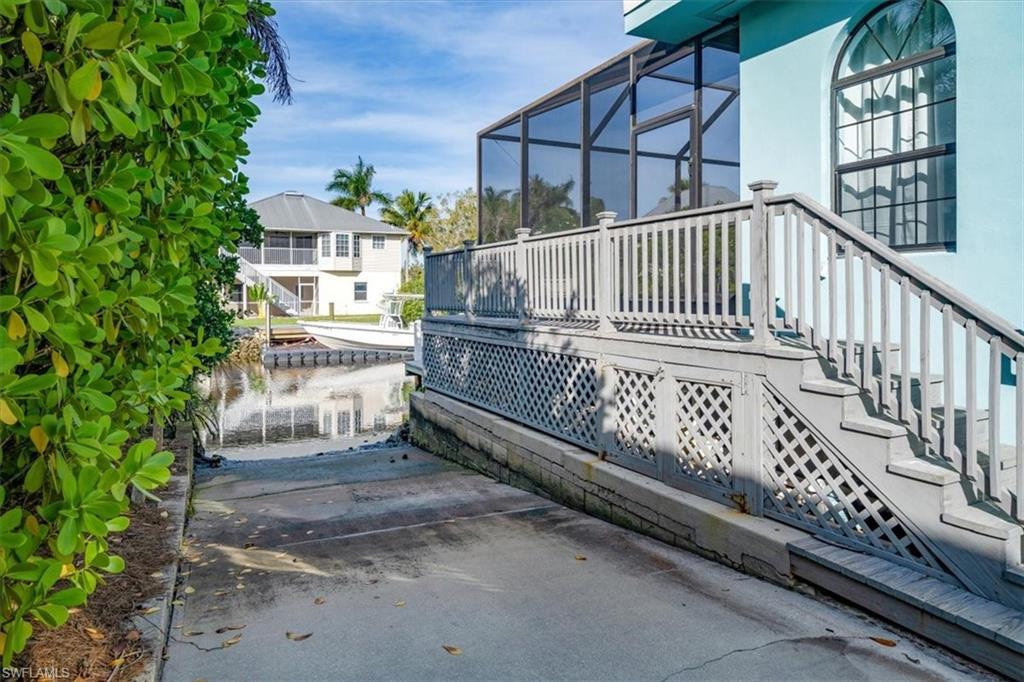 1283 Grand Canal Dr Property Photo 23