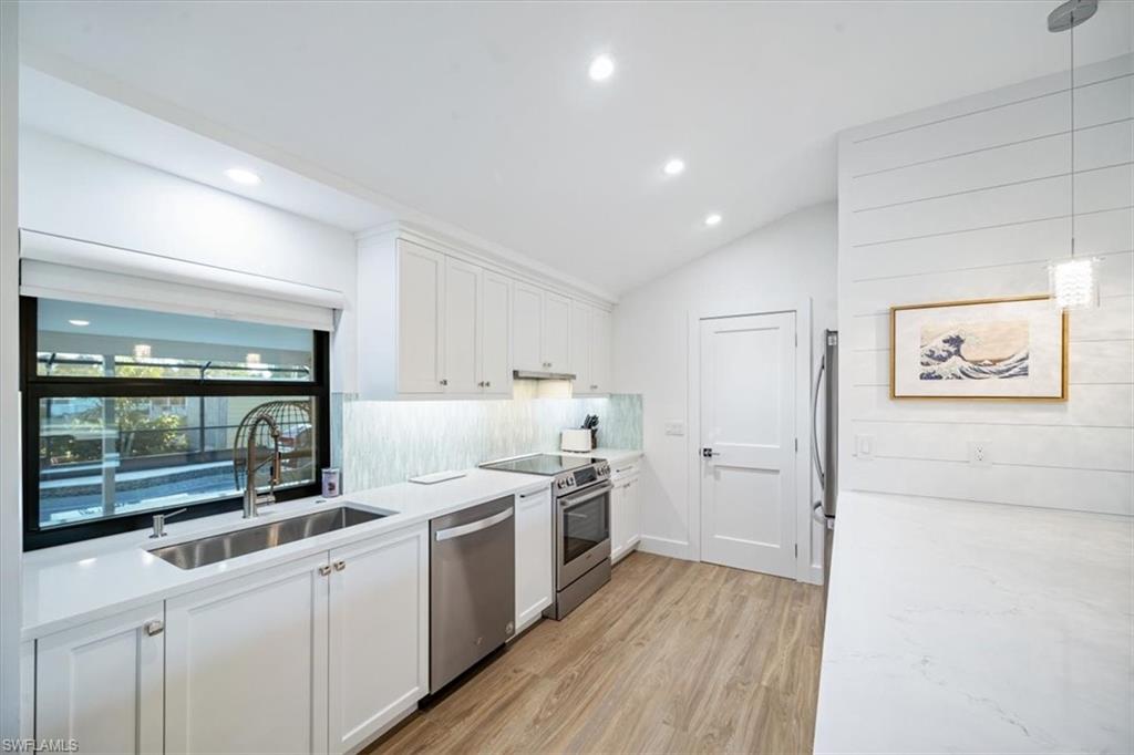 148 1st St Property Photo 13