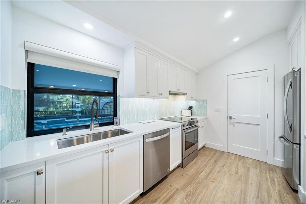148 1st St Property Photo 14