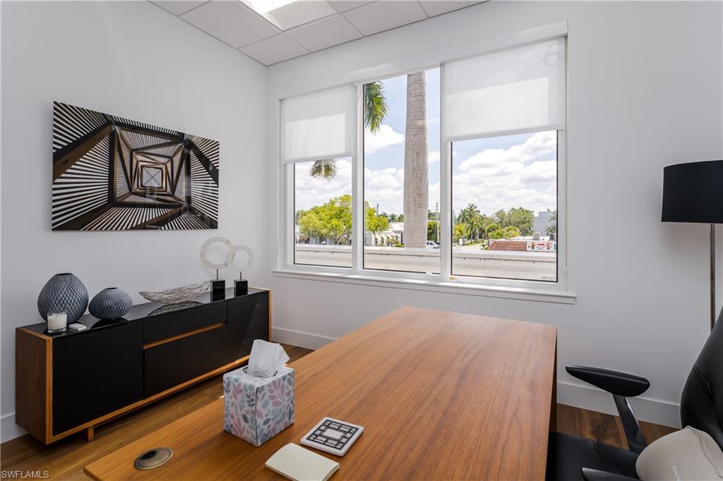599 Tamiami Trl N 200 Property Photo 9